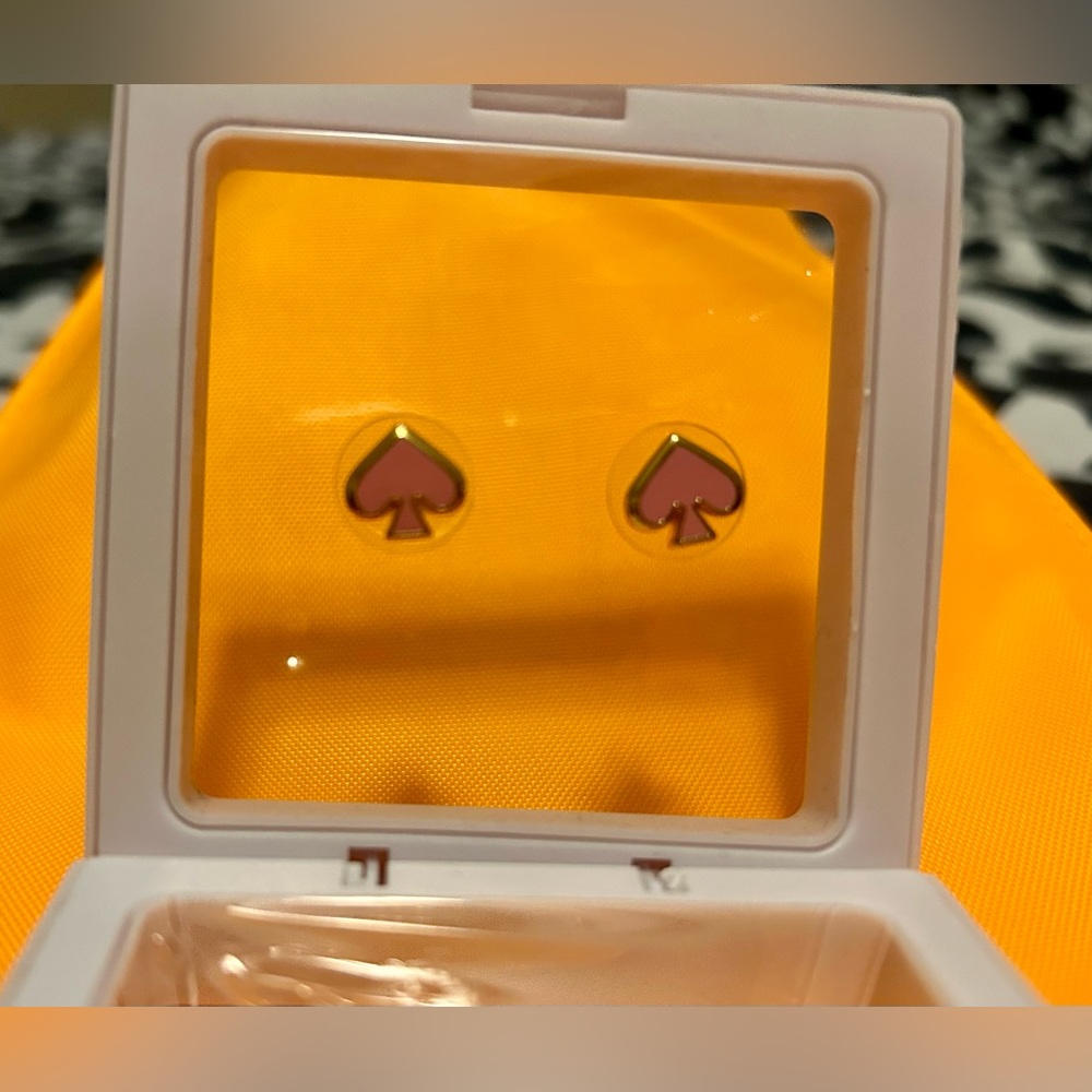 NWOT Kate Spade Pink Everyday Spade Enamel Studs - Picture 5 of 8